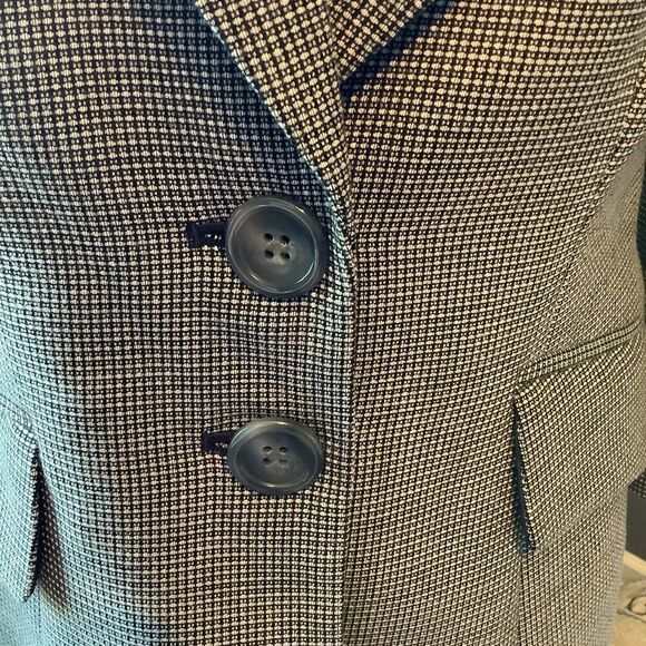 The Limited Single Breasted Jacket - Picture 3 of 8